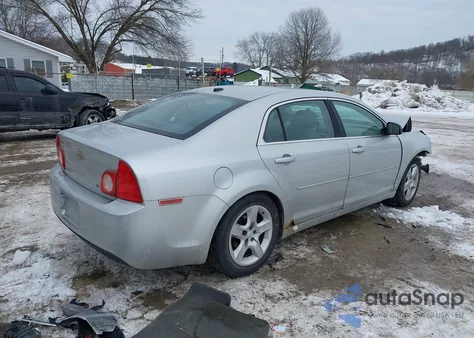 2009 Chevrolet Malibu Ls z USA, uszkodzony, nr VIN 1G1ZG57B99F227813